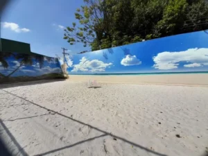 ‘Faculdade de influenciadores’ é inaugurada no Brasil com praia artificial e cursos que custam até R$ 35 mil