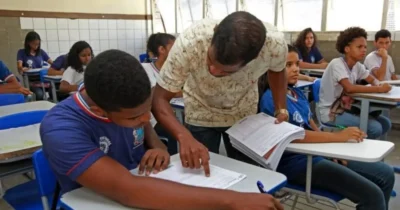 Saiba como funciona o pagamento de precatórios a professores e o projeto de lei que prevê abono extra