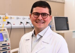 Nova terapia freia avanço do Alzheimer