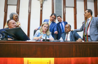 Assembleia aprova criação do cargo de delegado-geral adjunto e 25 novos batalhões da PM na Bahia