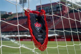 Vitória: Conselho Deliberativo aprova mudança para LFU, mas oposição questiona decisão