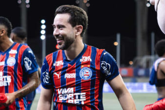 Segundo Ceni, Everton Ribeiro tem chances de voltar a campo diante do Bragantino