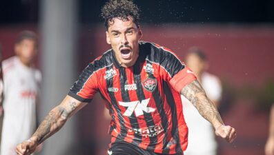 Vitória derrota o Inter no Barradão, sai da zona de rebaixamento e renova as esperanças na luta para permanecer na Série A
