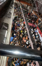 Falha em trem provoca lotação nas estações de metrô em Salvador